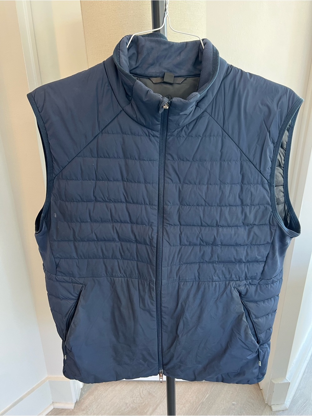 lululemon athletica Men's Navy Quilted Puffer Vest